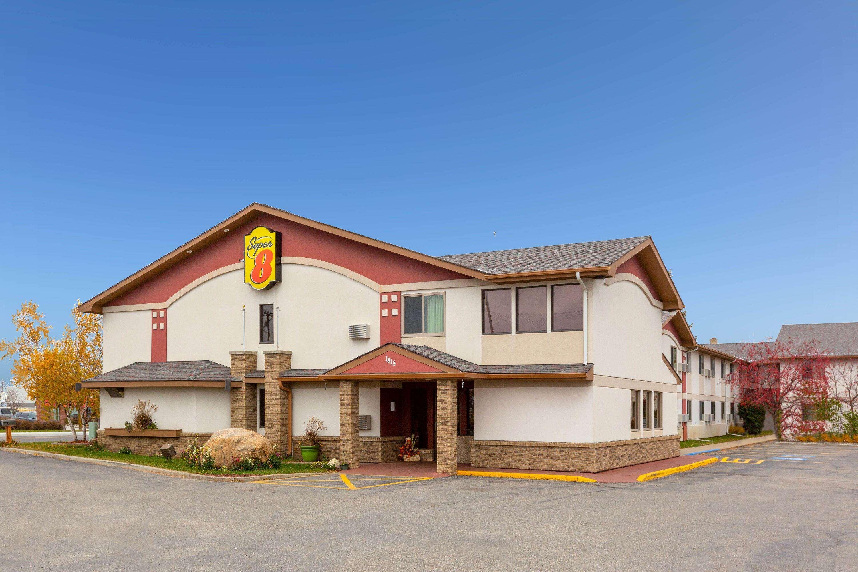 מלון Super 8 By Wyndham Bemidji Mn מראה חיצוני תמונה
